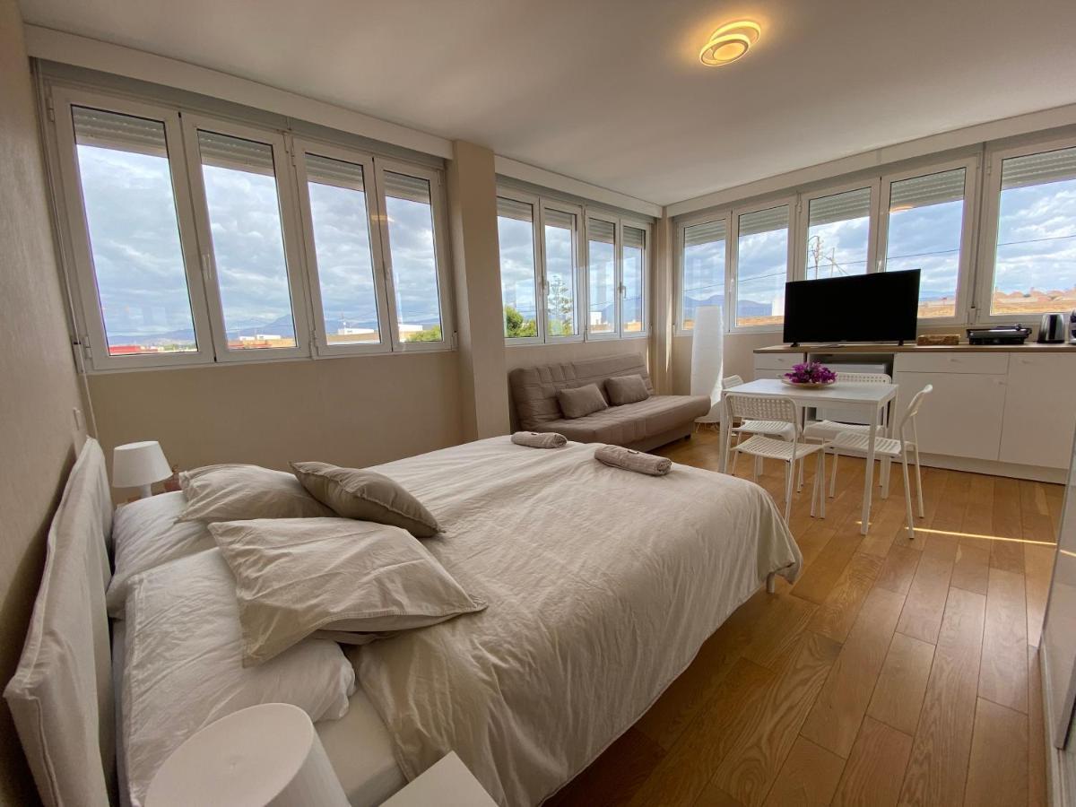 Attic With Great Terrace Close To The Sea Apartment เอลกัมเปโญ ภายนอก รูปภาพ
